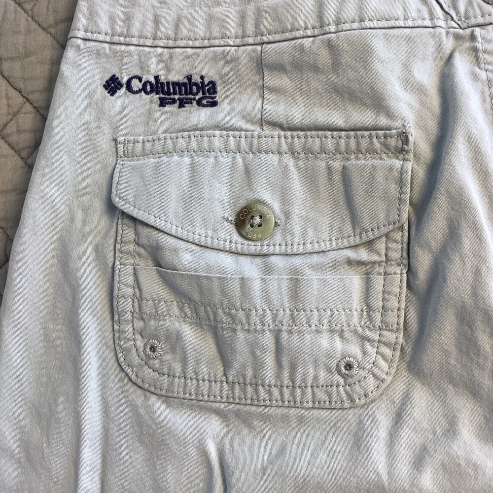Columbia Light Grey PFG Women's Shorts Sz 4 - Picture 4 of 10